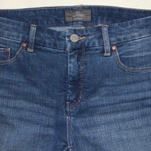 Chico's SO SLIMMING ankle jeans